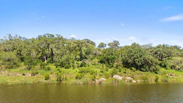 10 Acres of Land for Sale in Spicewood, Texas