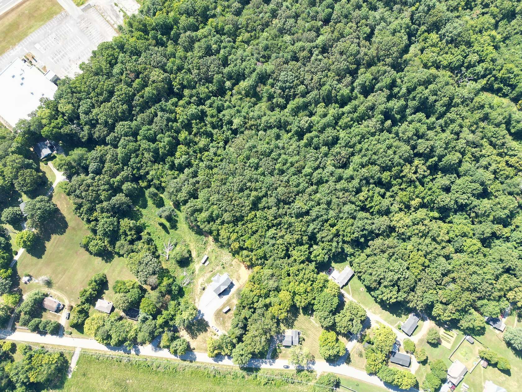 5 Acres of Residential Land with Home for Sale in Clarksville, Tennessee