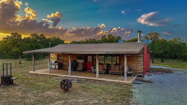 319 Acres of Land with Home for Sale in Olney, Texas