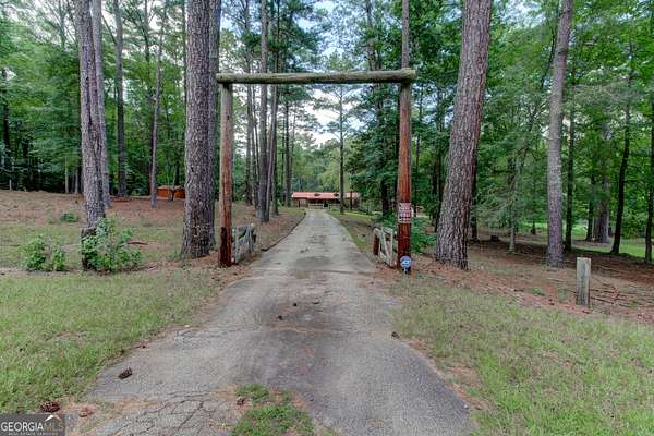 5.23 Acres of Residential Land with Home for Sale in Stockbridge, Georgia