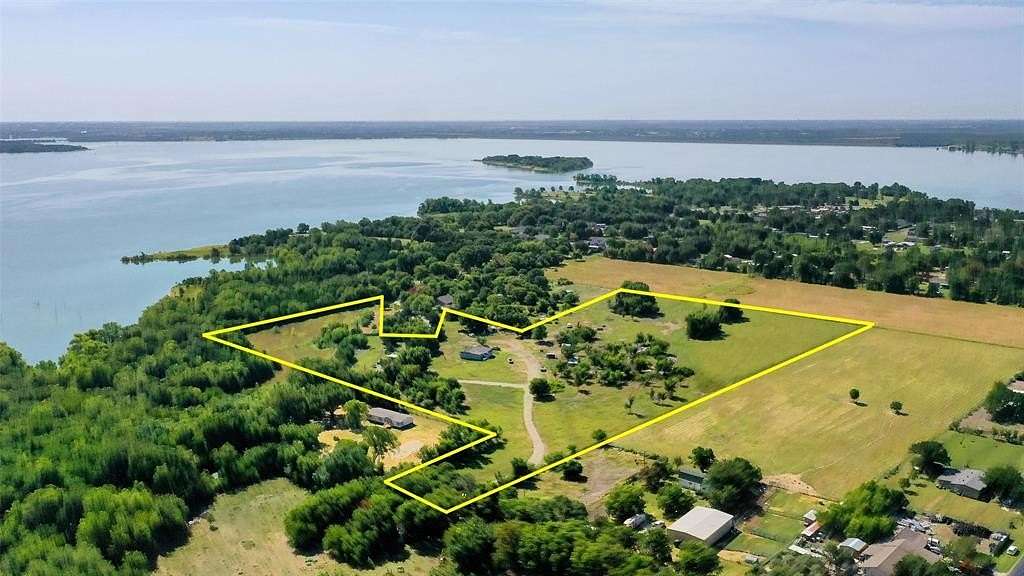 13.4 Acres of Land with Home for Sale in Princeton, Texas