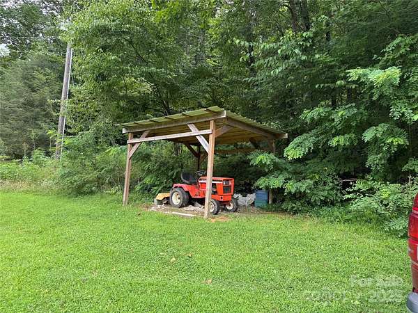 2.52 Acres of Residential Land for Sale in Hendersonville, North Carolina