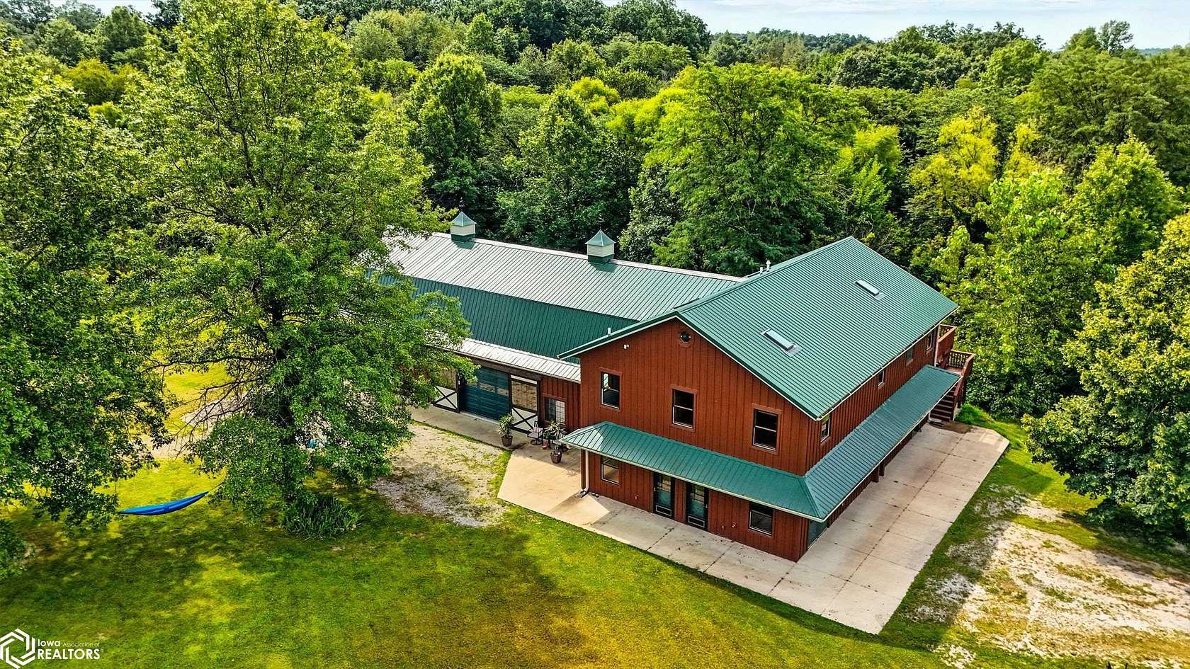 6 Acres of Residential Land with Home for Sale in Fairfield, Iowa