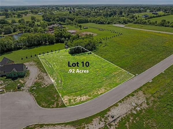 0.92 Acres of Residential Land for Sale in Smithville, Missouri