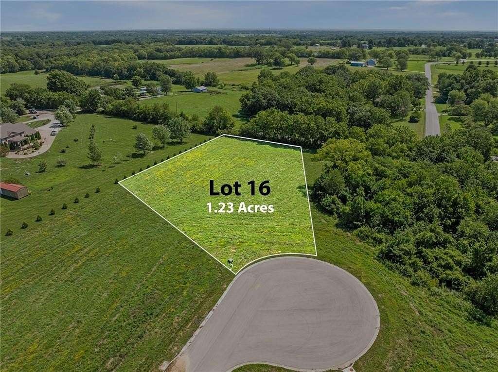 1.23 Acres of Residential Land for Sale in Smithville, Missouri