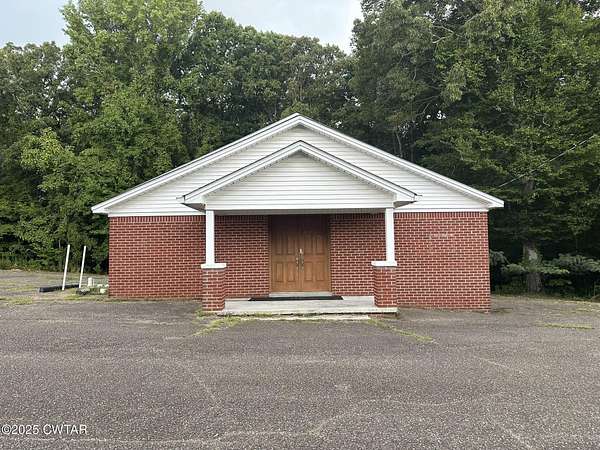 1.5 Acres of Improved Commercial Land for Sale in Luray, Tennessee