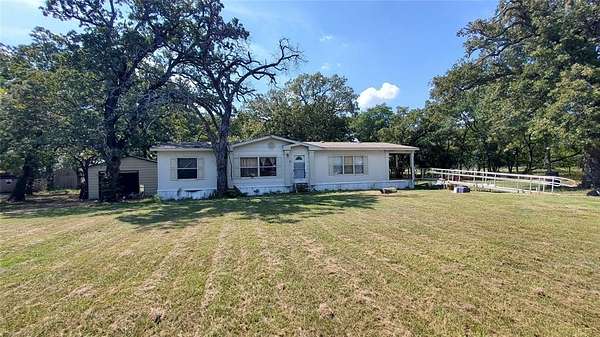 1.67 Acres of Residential Land with Home for Sale in Kemp, Texas