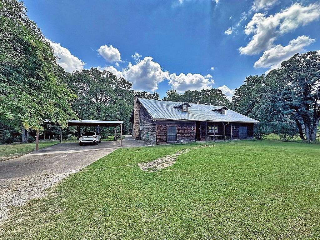 53.7 Acres of Agricultural Land with Home for Sale in Athens, Texas