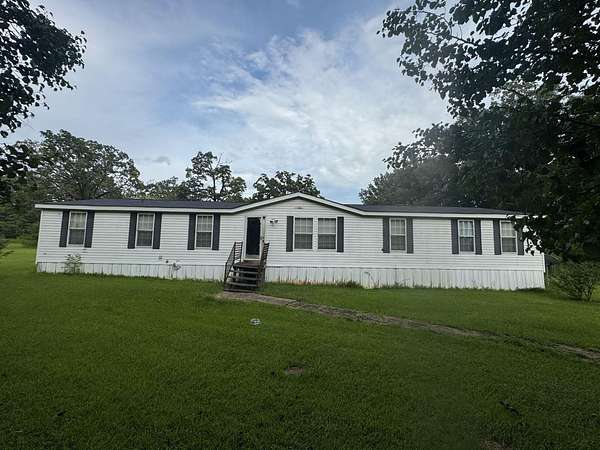 1.6 Acres of Residential Land with Home for Sale in Aberdeen, Mississippi