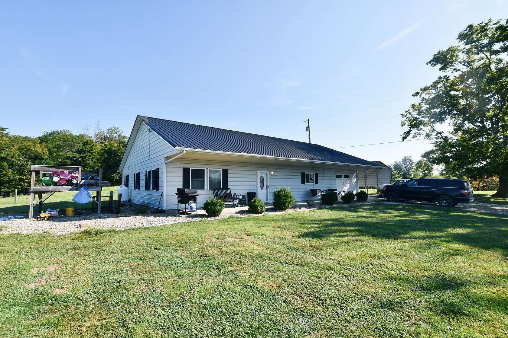 42 Acres of Land with Home for Sale in Flemingsburg, Kentucky