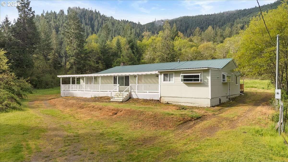 4.79 Acres of Land with Home for Sale in Riddle, Oregon