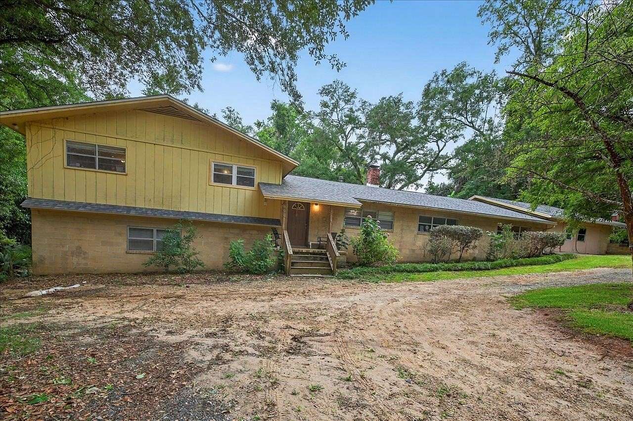 1.53 Acres of Residential Land with Home for Sale in Tallahassee, Florida