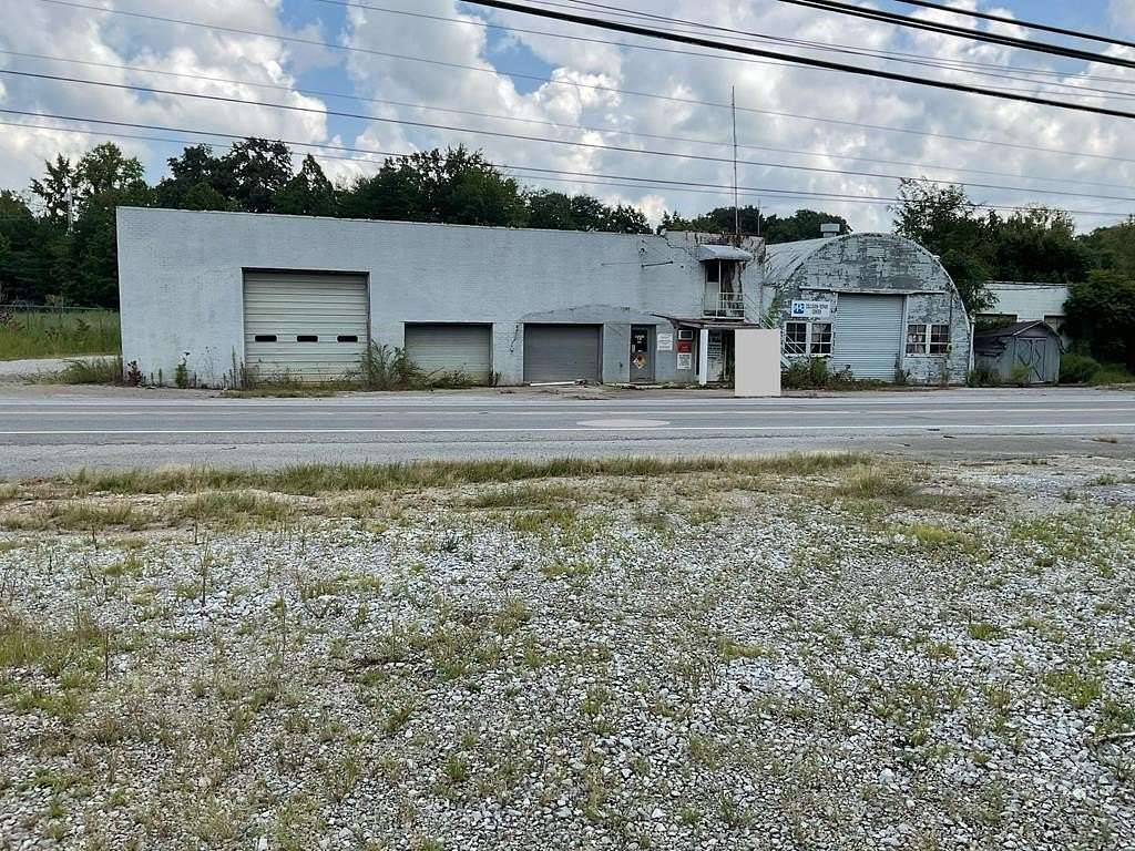 11.9 Acres of Improved Commercial Land for Sale in Cookeville, Tennessee