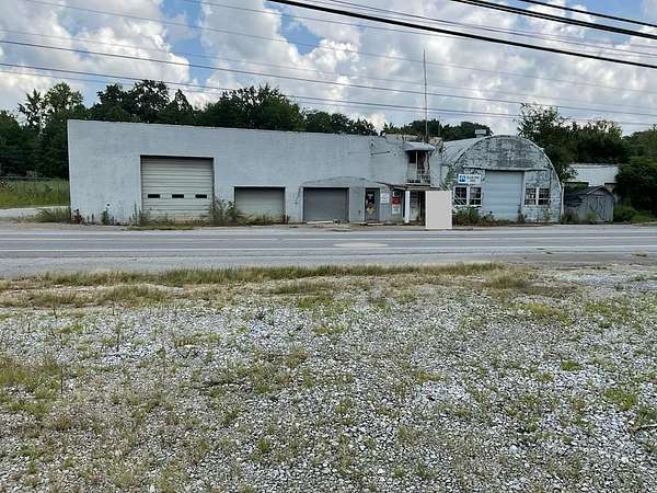 11.9 Acres of Improved Commercial Land for Sale in Cookeville, Tennessee