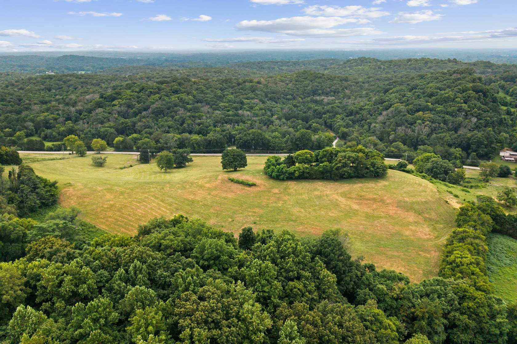 10 Acres of Land for Sale in Spring Hill, Tennessee