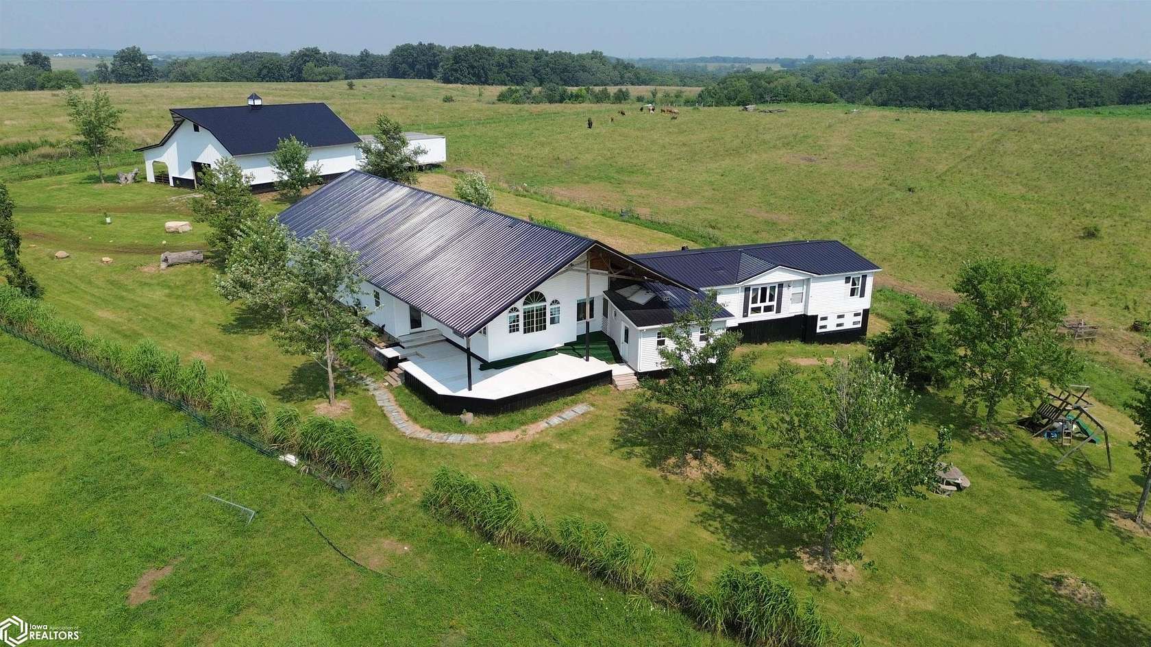 2 Acres of Residential Land with Home for Sale in Moulton, Iowa