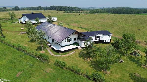 2 Acres of Residential Land with Home for Sale in Moulton, Iowa