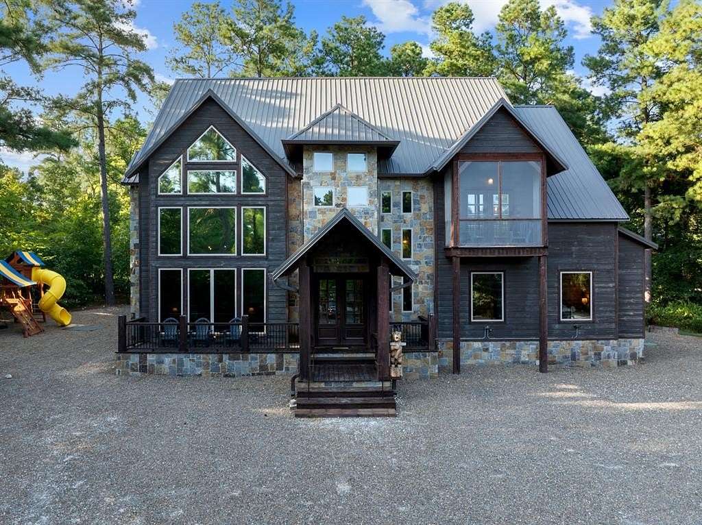 1.57 Acres of Residential Land with Home for Sale in Broken Bow, Oklahoma