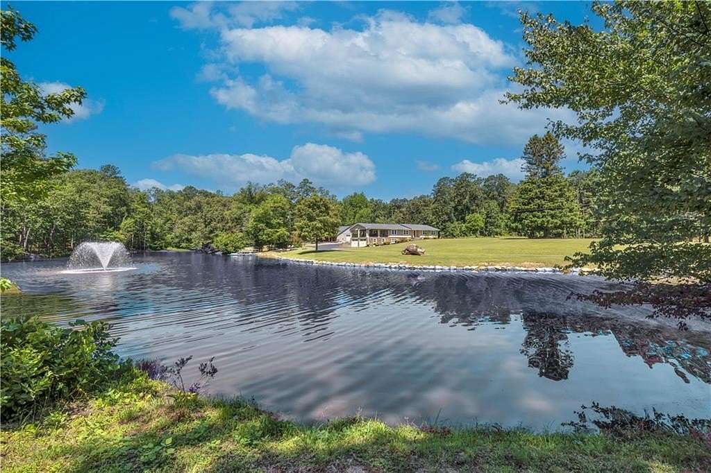 5.59 Acres of Residential Land with Home for Sale in Stockbridge, Georgia