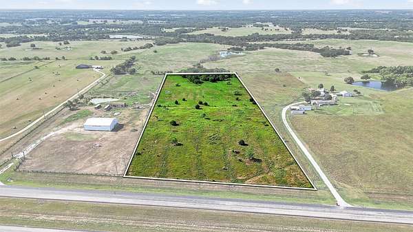 10 Acres of Mixed-Use Land for Sale in Savoy, Texas