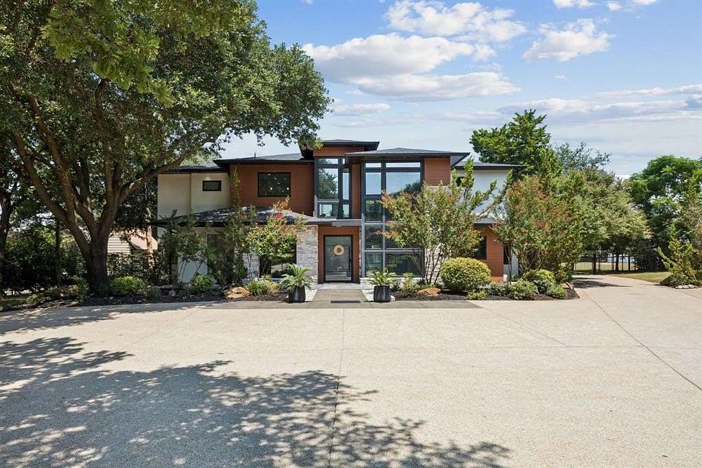 2.56 Acres of Residential Land with Home for Sale in Southlake, Texas