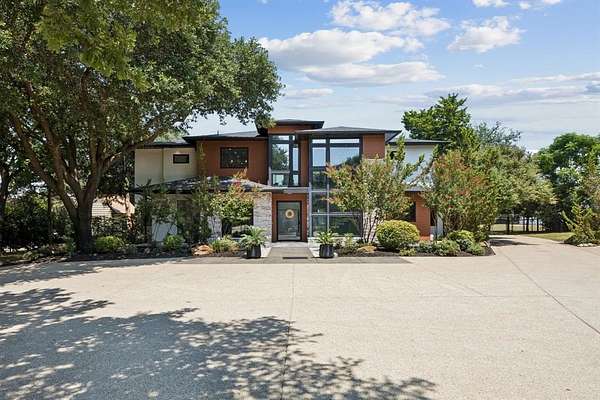 2.56 Acres of Residential Land with Home for Sale in Southlake, Texas