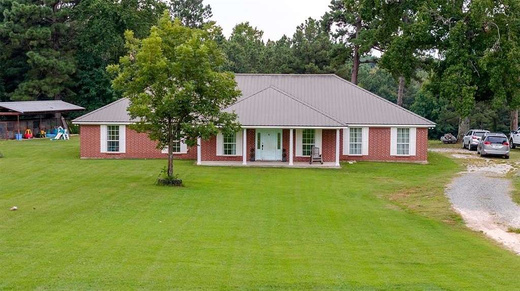 157 Acres of Land with Home for Sale in Annona, Texas