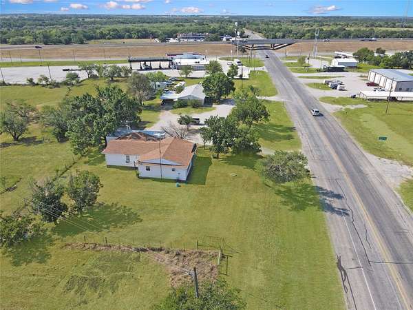 4.84 Acres of Improved Mixed-Use Land for Sale in Eastland, Texas