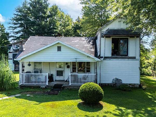 15 Acres of Land with Home for Sale in Bowling Green, Kentucky