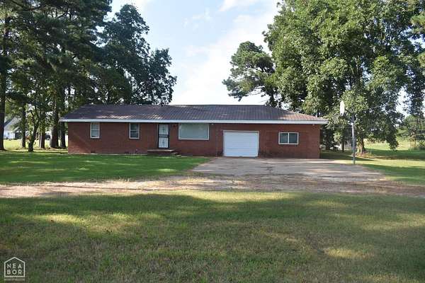 5 Acres of Residential Land with Home for Sale in Jonesboro, Arkansas