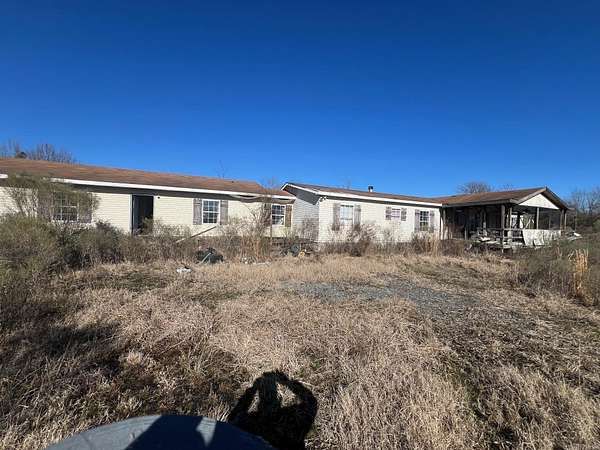 4.82 Acres of Residential Land with Home for Sale in Carlisle, Arkansas