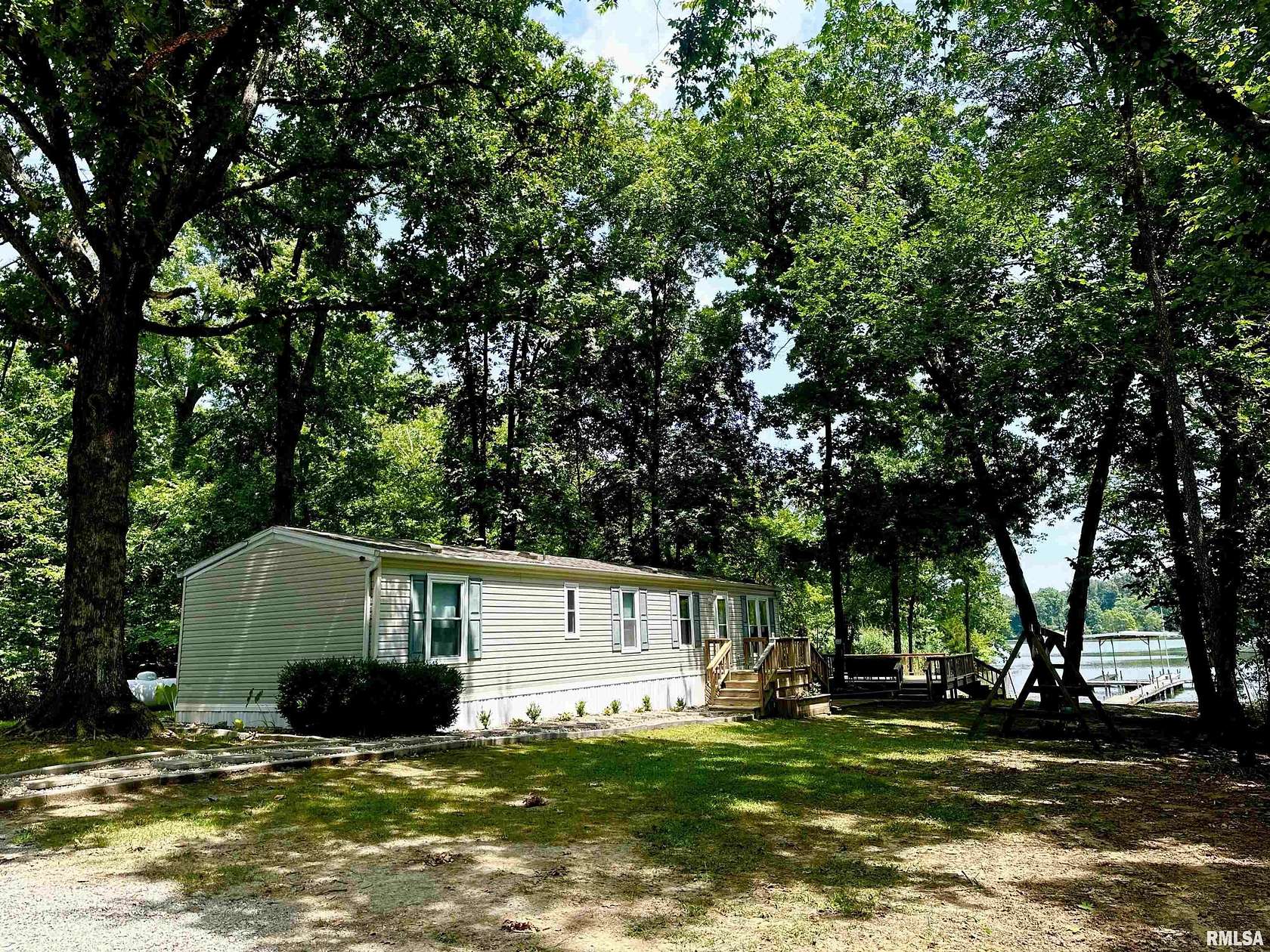 2.29 Acres of Residential Land with Home for Sale in Centralia, Illinois