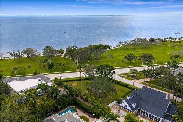 0.33 Acres of Residential Land for Sale in St. Petersburg, Florida