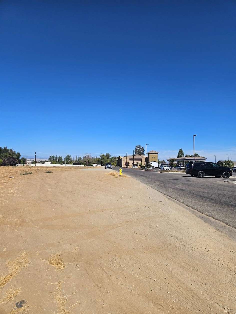 0.91 Acres of Mixed-Use Land for Sale in Clovis, California