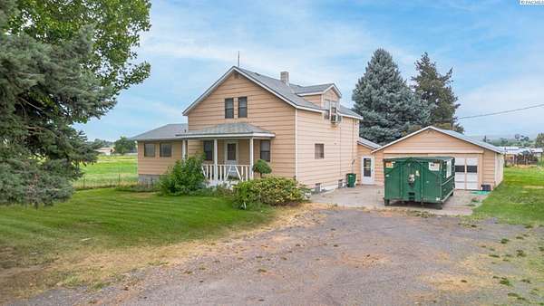 13.3 Acres of Land with Home for Sale in Prosser, Washington