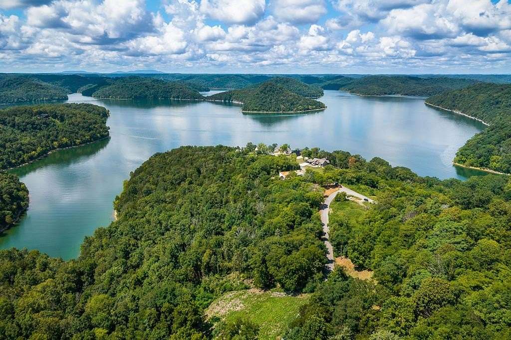 2 Acres of Residential Land for Sale in Silver Point, Tennessee