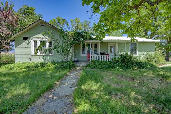 75 Acres of Agricultural Land with Home for Sale in Montague, California