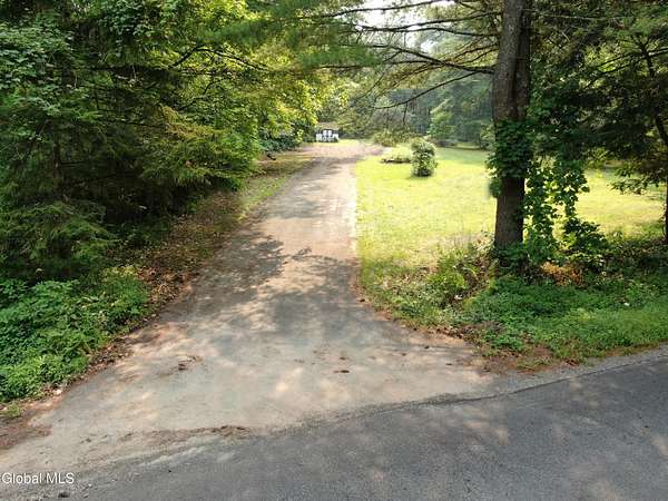 1 Acre of Residential Land for Sale in Amsterdam, New York