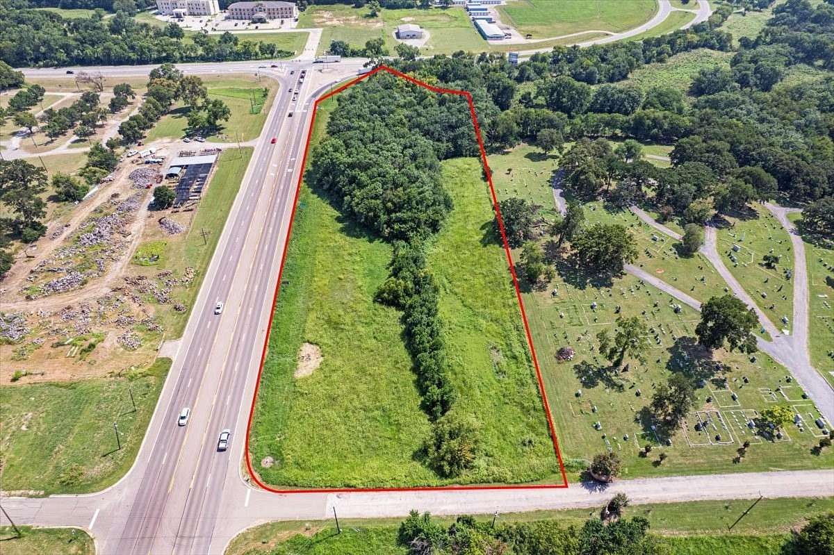 5.39 Acres of Commercial Land for Sale in Bonham, Texas