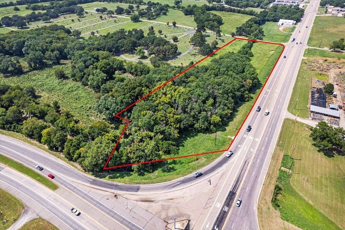 5.39 Acres of Commercial Land for Sale in Bonham, Texas
