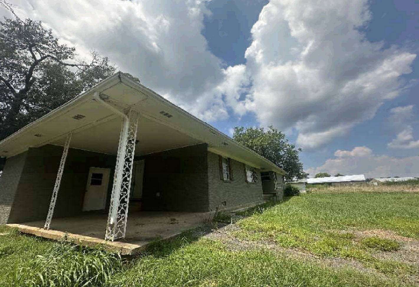 6 Acres of Residential Land with Home for Sale in Fyffe, Alabama