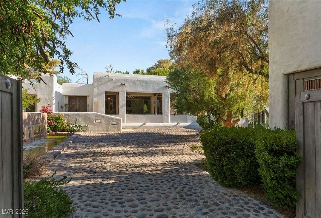 9.82 Acres of Land with Home for Lease in Las Vegas, Nevada