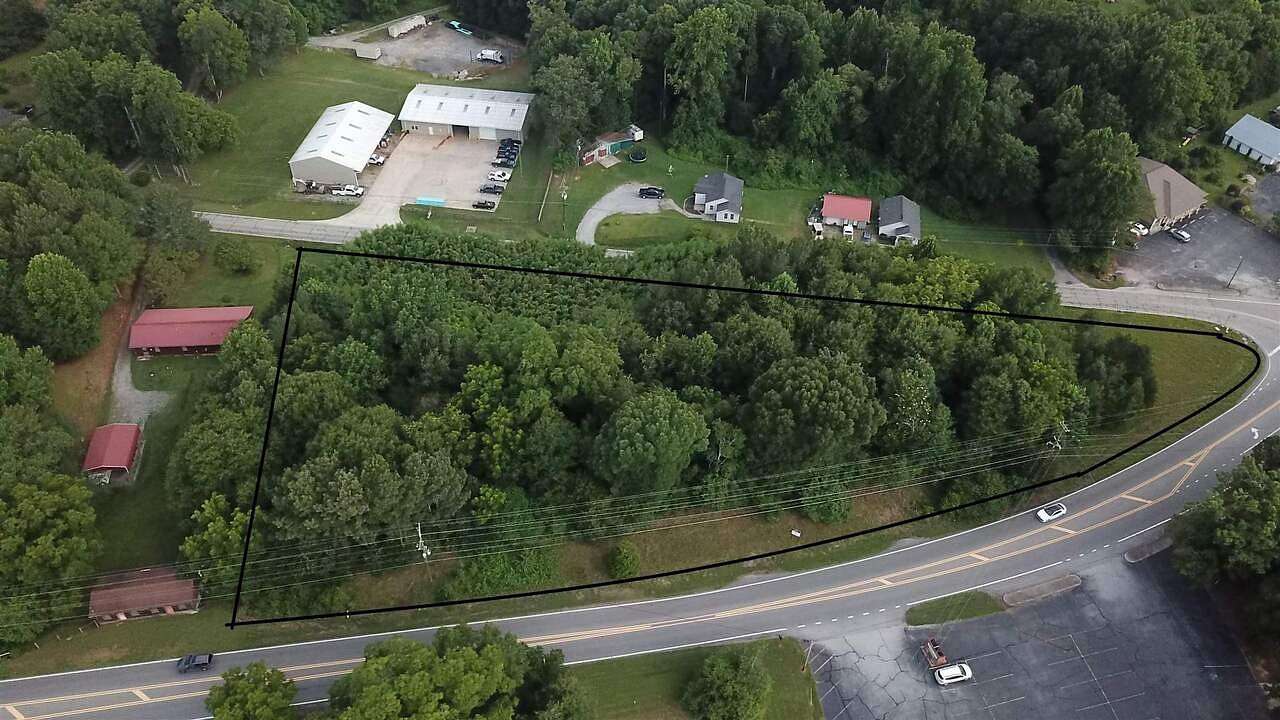 2.84 Acres of Improved Commercial Land for Sale in Demorest, Georgia