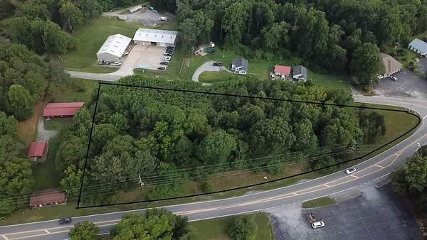 2.84 Acres of Improved Commercial Land for Sale in Demorest, Georgia