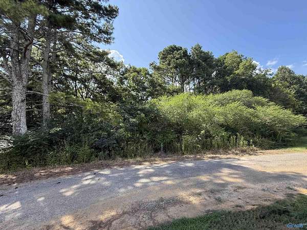 1 Acre of Residential Land for Sale in Vinemont, Alabama