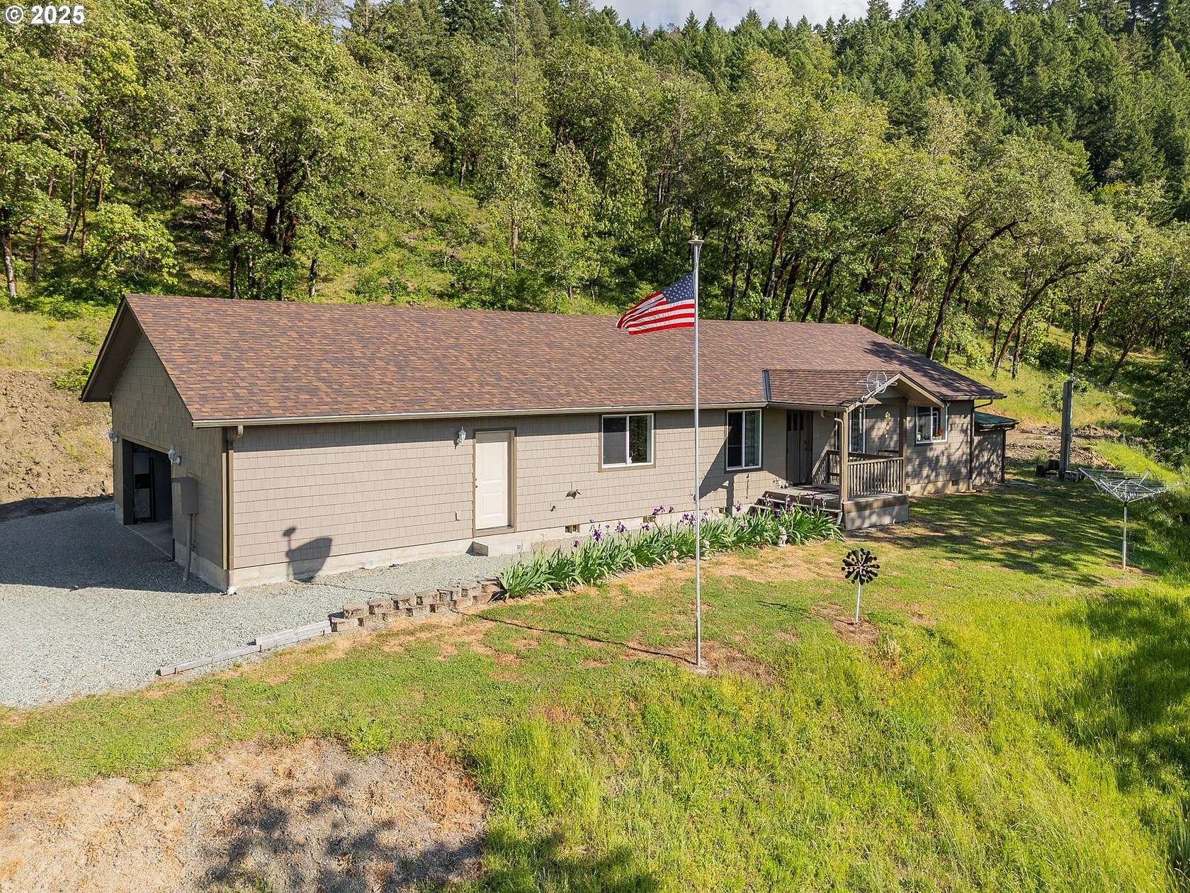 21.3 Acres of Recreational Land with Home for Sale in Riddle, Oregon