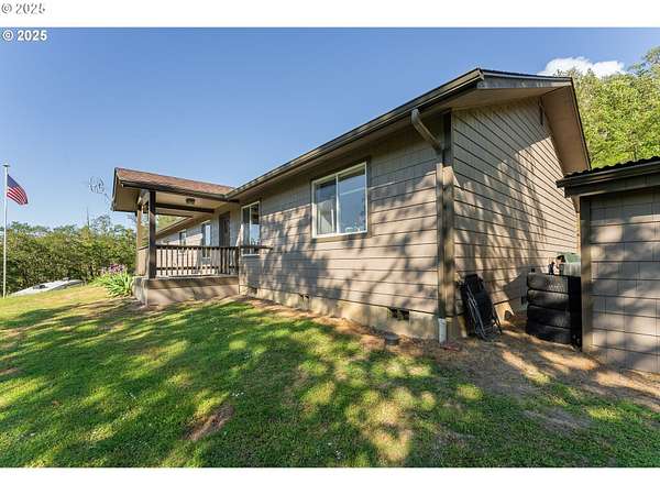 21.3 Acres of Recreational Land with Home for Sale in Riddle, Oregon