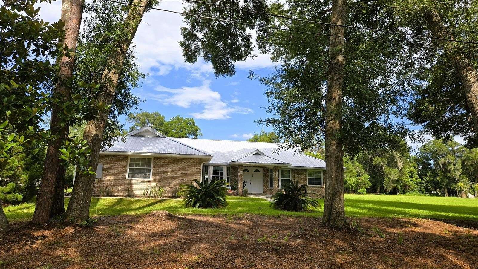 1.43 Acres of Residential Land with Home for Sale in Lake Helen, Florida