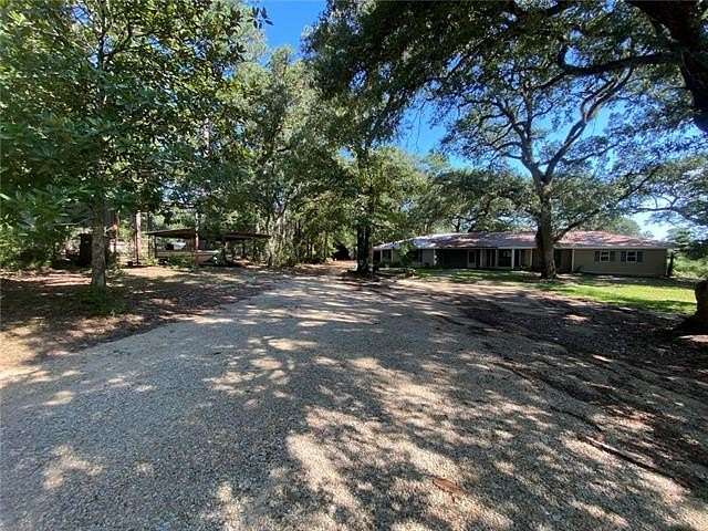 2.63 Acres of Residential Land with Home for Sale in Covington, Louisiana