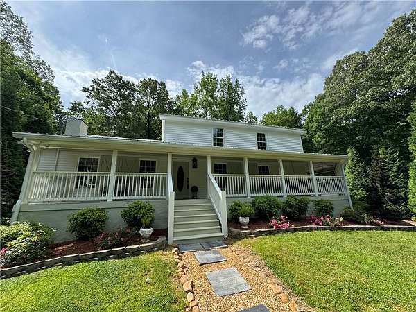 2 Acres of Residential Land with Home for Lease in Waleska, Georgia